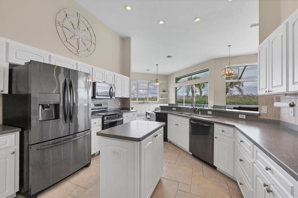 Active With Contract: $1,100,000 (3 beds, 2 baths, 2684 Square Feet)