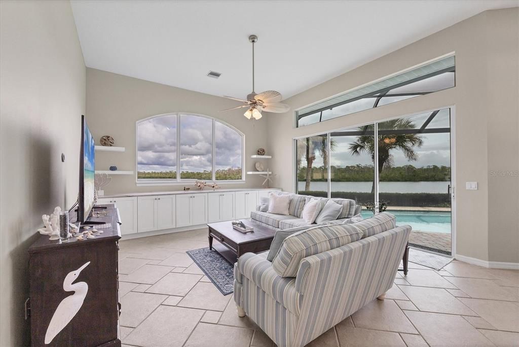 Active With Contract: $1,100,000 (3 beds, 2 baths, 2684 Square Feet)