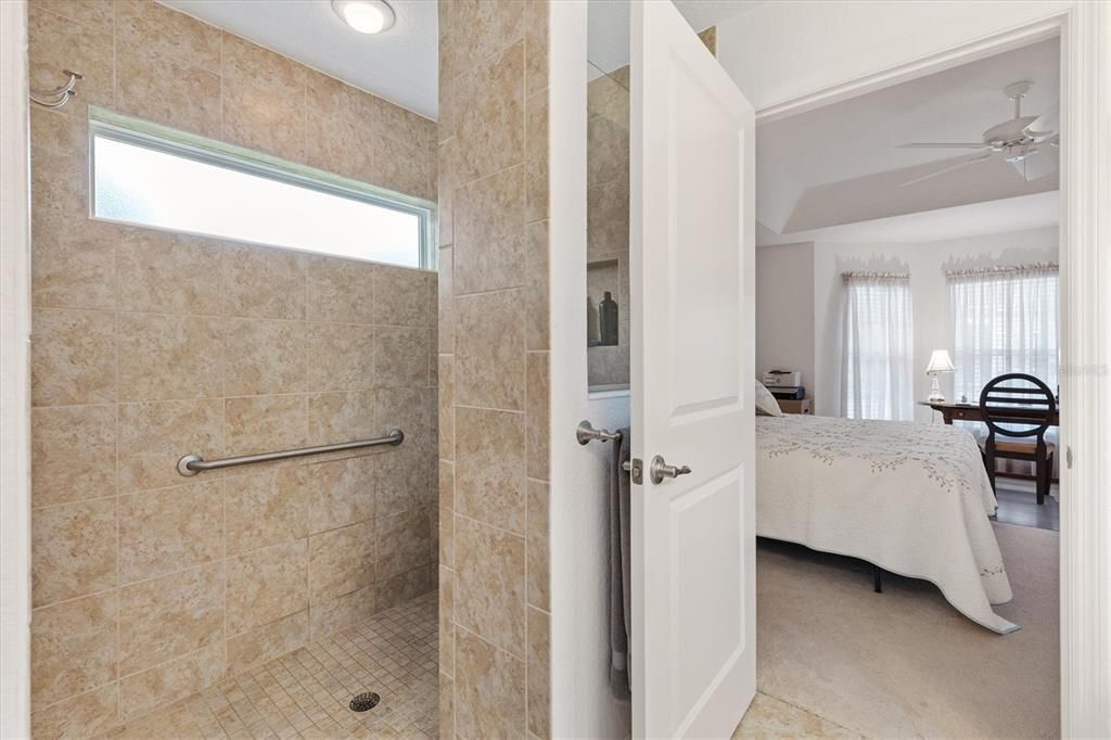 Active With Contract: $325,000 (2 beds, 2 baths, 1846 Square Feet)