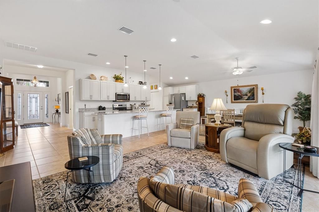 Active With Contract: $325,000 (2 beds, 2 baths, 1846 Square Feet)