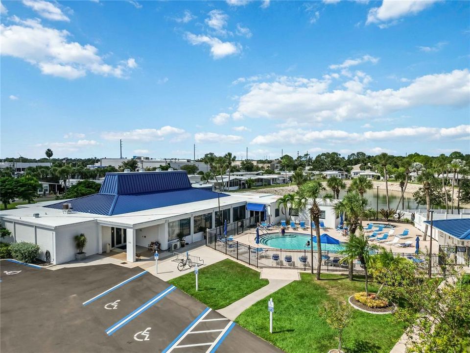 For Sale: $139,900 (2 beds, 2 baths, 1032 Square Feet)