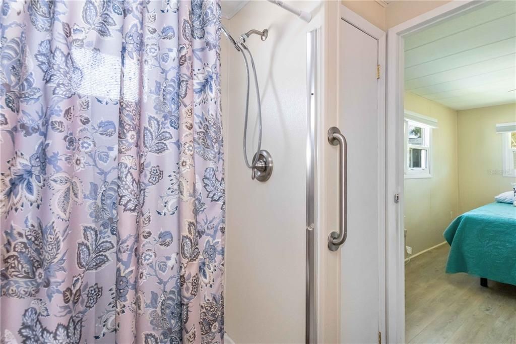 For Sale: $139,900 (2 beds, 2 baths, 1032 Square Feet)