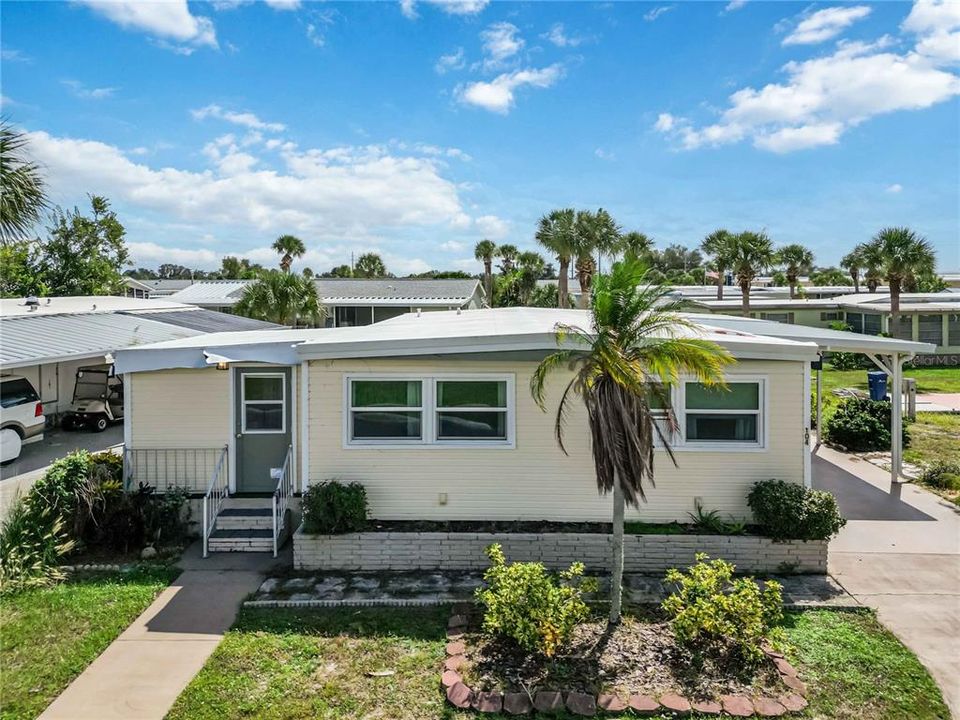 For Sale: $139,900 (2 beds, 2 baths, 1032 Square Feet)