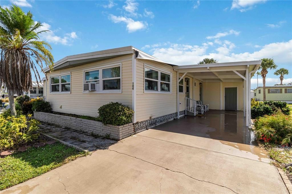 For Sale: $139,900 (2 beds, 2 baths, 1032 Square Feet)