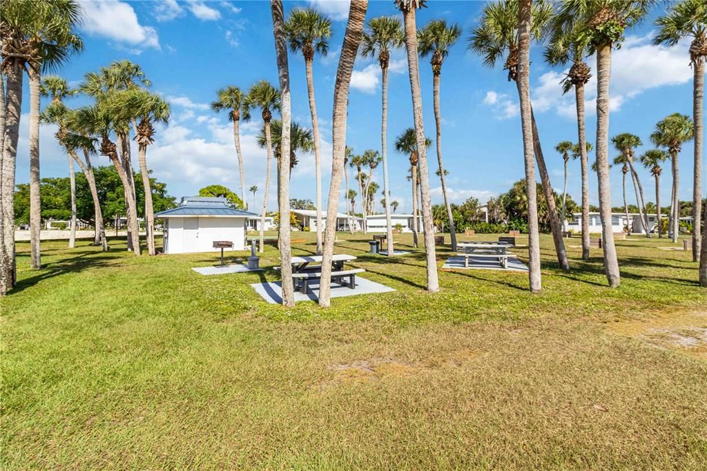 For Sale: $139,900 (2 beds, 2 baths, 1032 Square Feet)