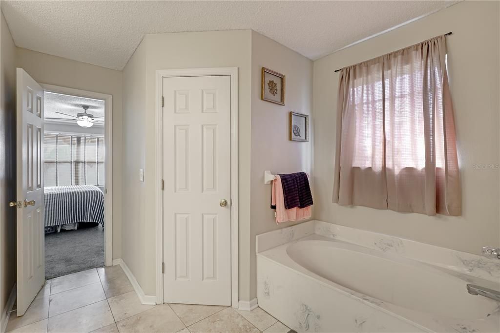 For Sale: $449,900 (5 beds, 3 baths, 3016 Square Feet)