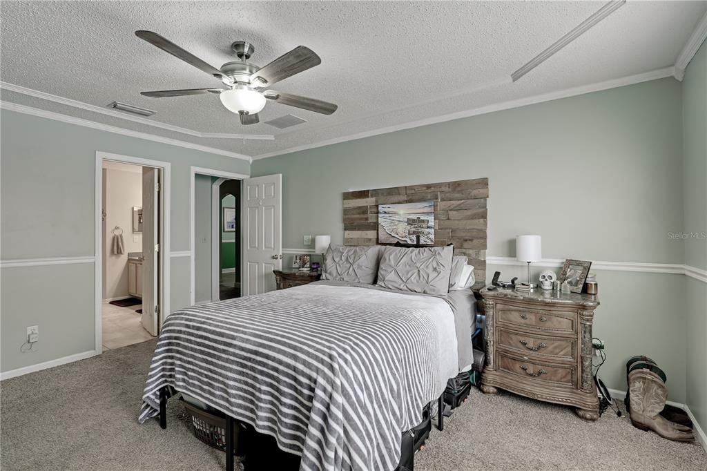 For Sale: $449,900 (5 beds, 3 baths, 3016 Square Feet)