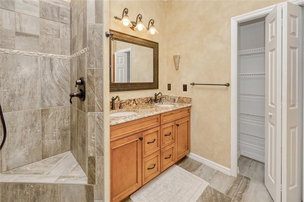 待售: $329,000 (3 贝兹, 2 浴室, 1517 平方英尺)