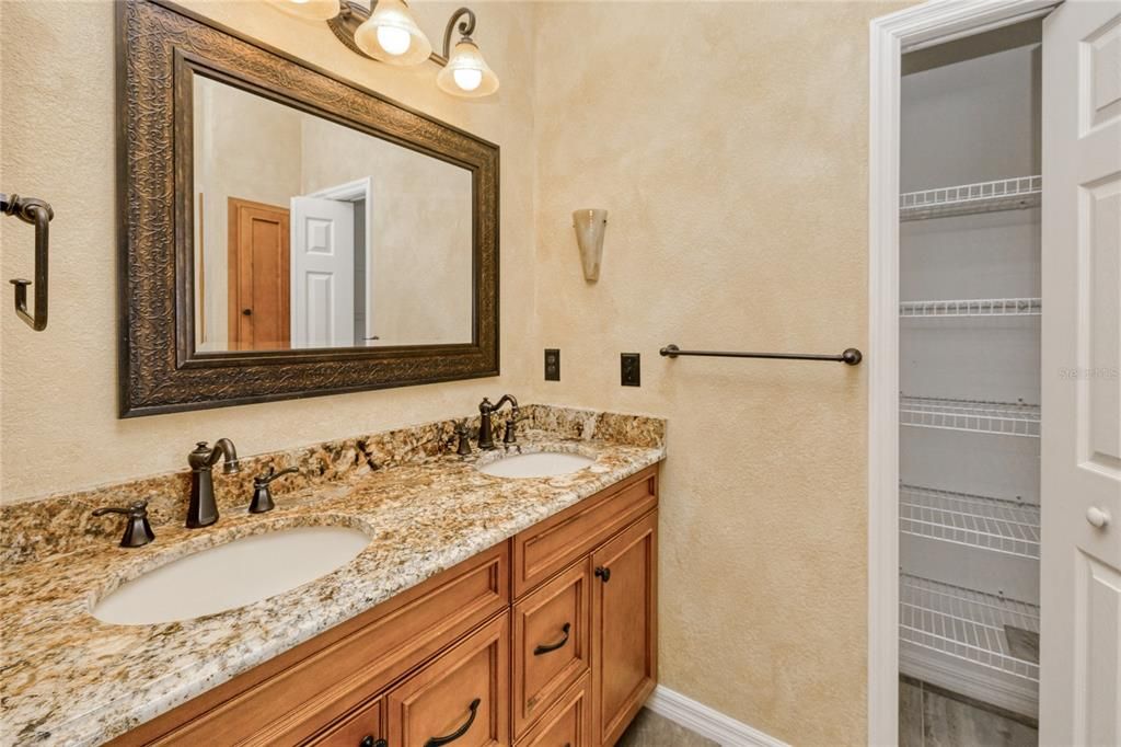 待售: $329,000 (3 贝兹, 2 浴室, 1517 平方英尺)