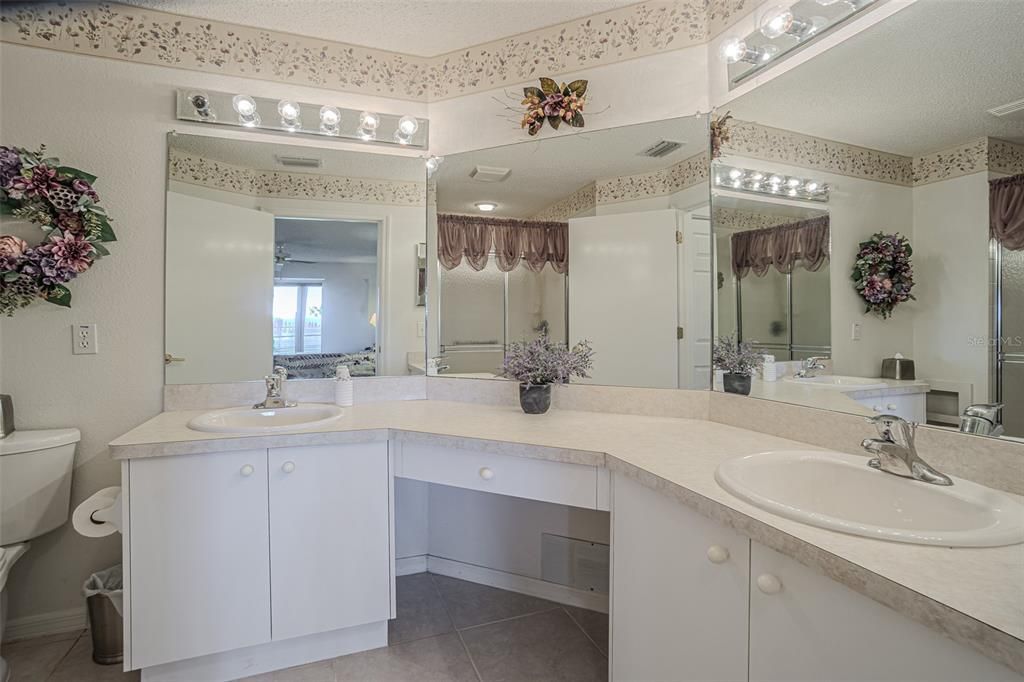 Active With Contract: $263,900 (2 beds, 2 baths, 1538 Square Feet)