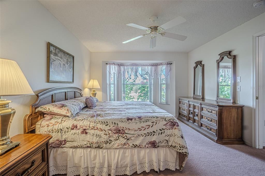 Active With Contract: $263,900 (2 beds, 2 baths, 1538 Square Feet)