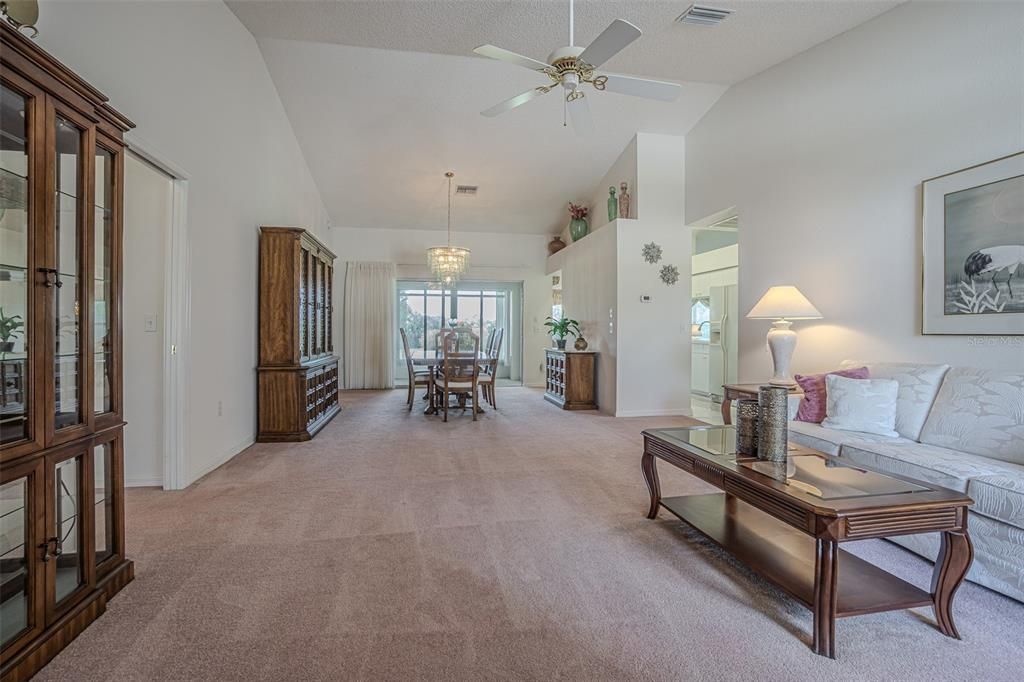 Active With Contract: $263,900 (2 beds, 2 baths, 1538 Square Feet)