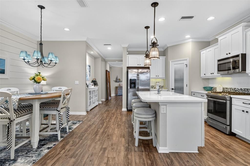 Active With Contract: $569,999 (3 beds, 2 baths, 1765 Square Feet)