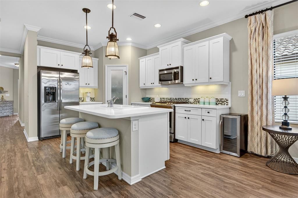 Active With Contract: $569,999 (3 beds, 2 baths, 1765 Square Feet)