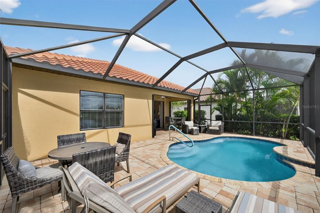 Active With Contract: $569,999 (3 beds, 2 baths, 1765 Square Feet)