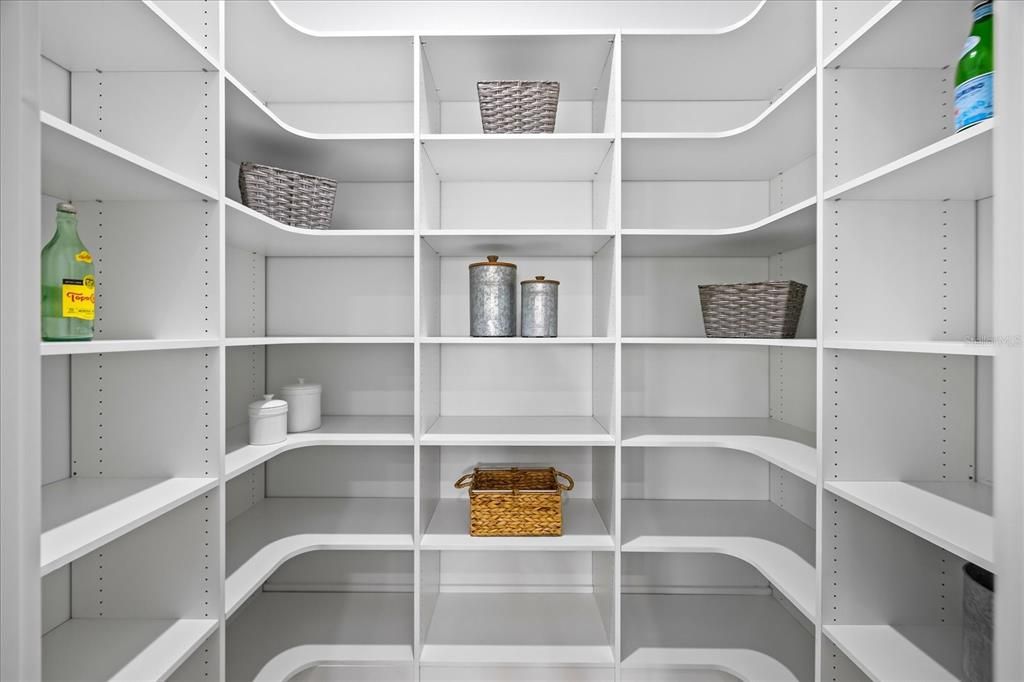 For Sale: $2,099,000 (5 beds, 3 baths, 3625 Square Feet)