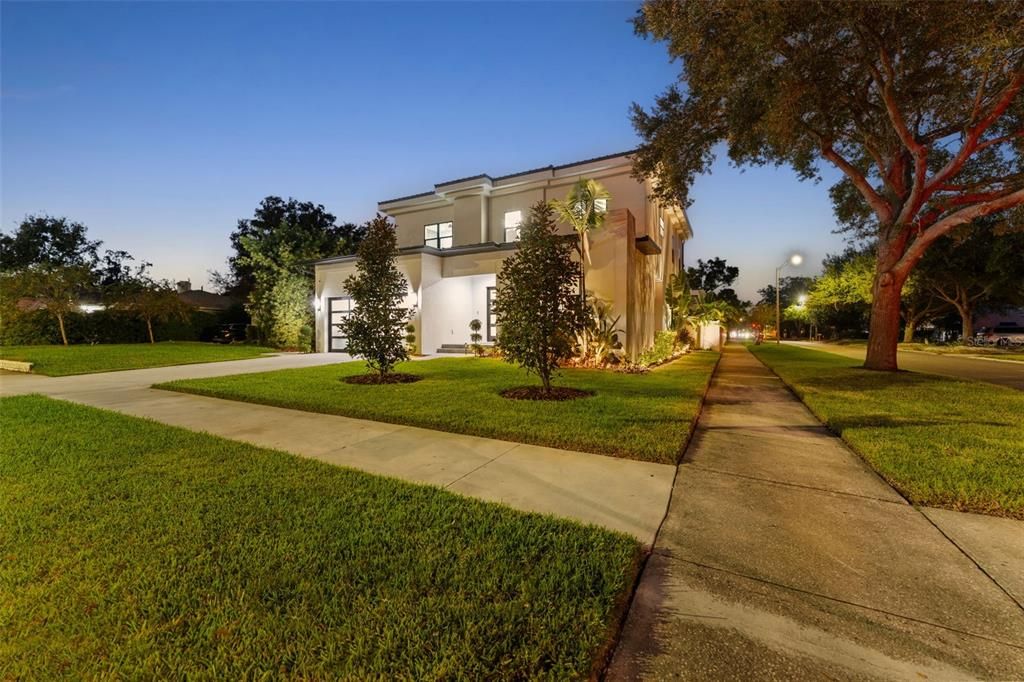 For Sale: $2,099,000 (5 beds, 3 baths, 3625 Square Feet)