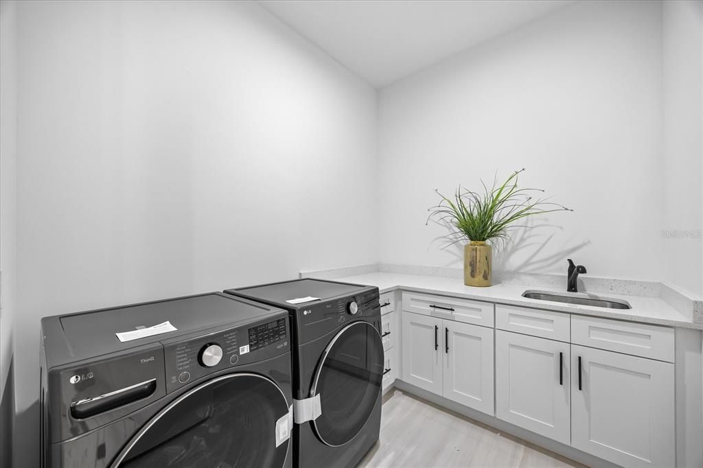 For Sale: $2,099,000 (5 beds, 3 baths, 3625 Square Feet)