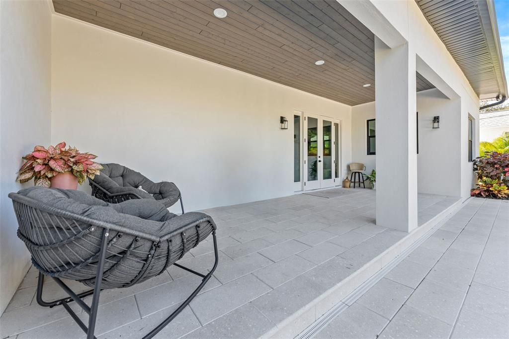 For Sale: $2,099,000 (5 beds, 3 baths, 3625 Square Feet)