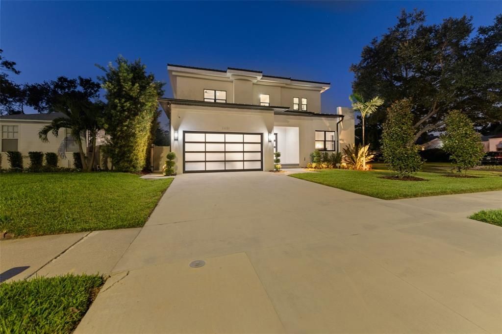 For Sale: $2,099,000 (5 beds, 3 baths, 3625 Square Feet)