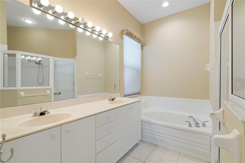 Active With Contract: $264,500 (3 beds, 2 baths, 1618 Square Feet)