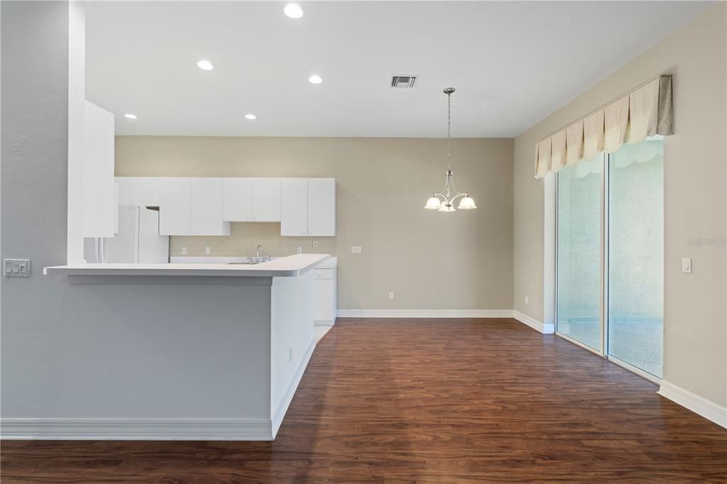 Active With Contract: $264,500 (3 beds, 2 baths, 1618 Square Feet)