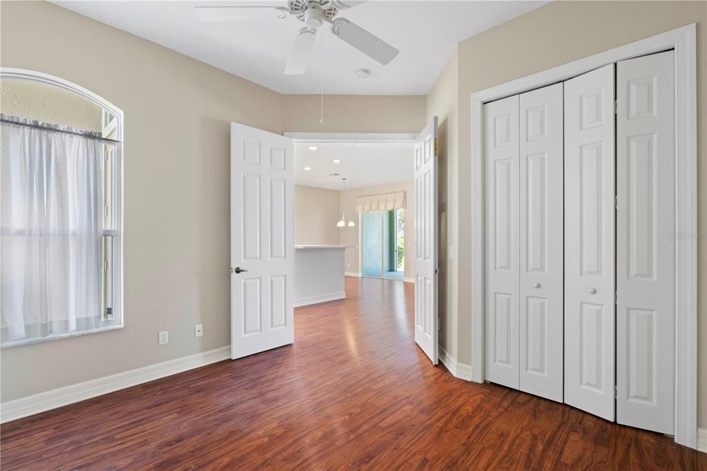 Active With Contract: $264,500 (3 beds, 2 baths, 1618 Square Feet)