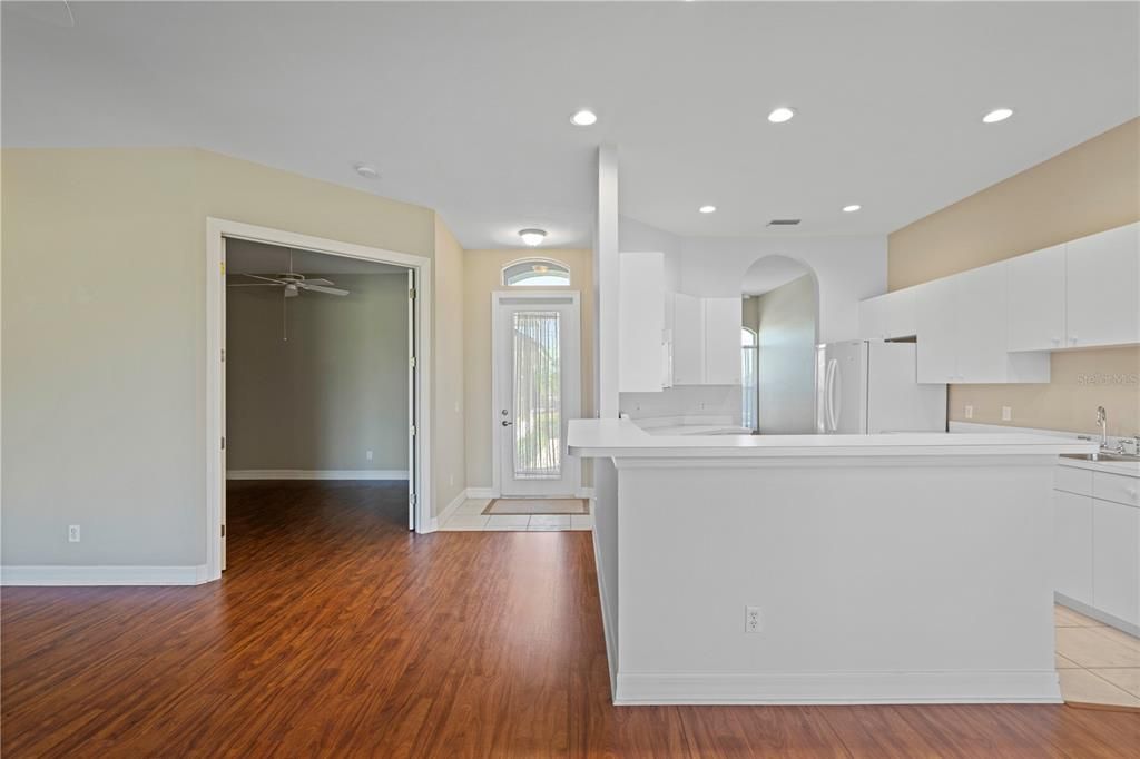 Active With Contract: $264,500 (3 beds, 2 baths, 1618 Square Feet)