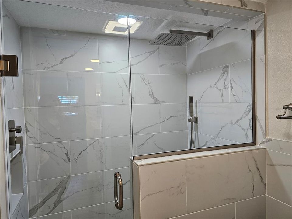 На продажу: $135,000 (2 спален, 2 ванн, 1134 Квадратных фут)