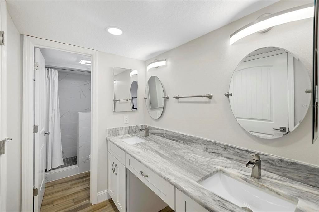 На продажу: $135,000 (2 спален, 2 ванн, 1134 Квадратных фут)