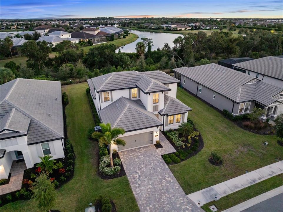 Active With Contract: $749,000 (4 beds, 3 baths, 2648 Square Feet)