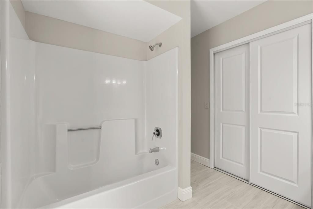 En Venta: $330,000 (3 camas, 2 baños, 1742 Pies cuadrados)