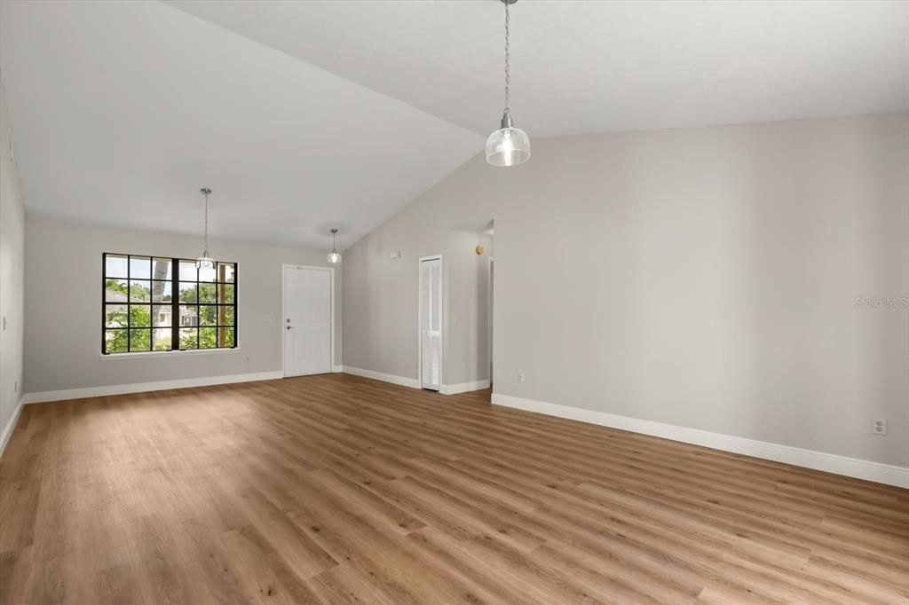 En Venta: $330,000 (3 camas, 2 baños, 1742 Pies cuadrados)