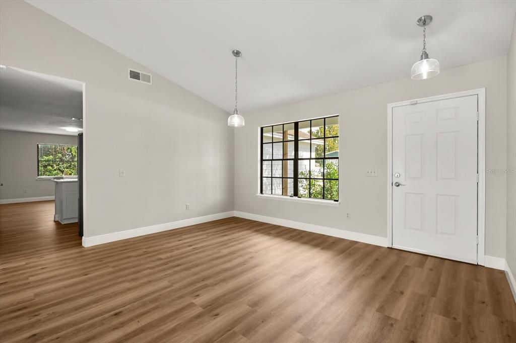 En Venta: $330,000 (3 camas, 2 baños, 1742 Pies cuadrados)