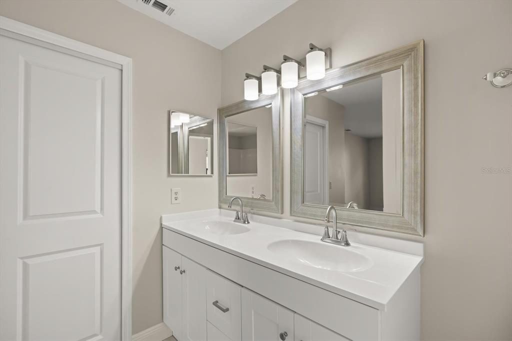 En Venta: $330,000 (3 camas, 2 baños, 1742 Pies cuadrados)