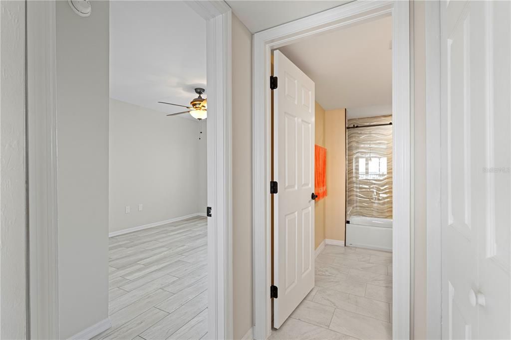 На продажу: $399,900 (3 спален, 2 ванн, 1592 Квадратных фут)