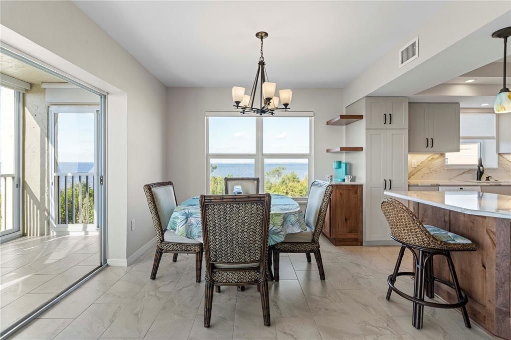 На продажу: $399,900 (3 спален, 2 ванн, 1592 Квадратных фут)