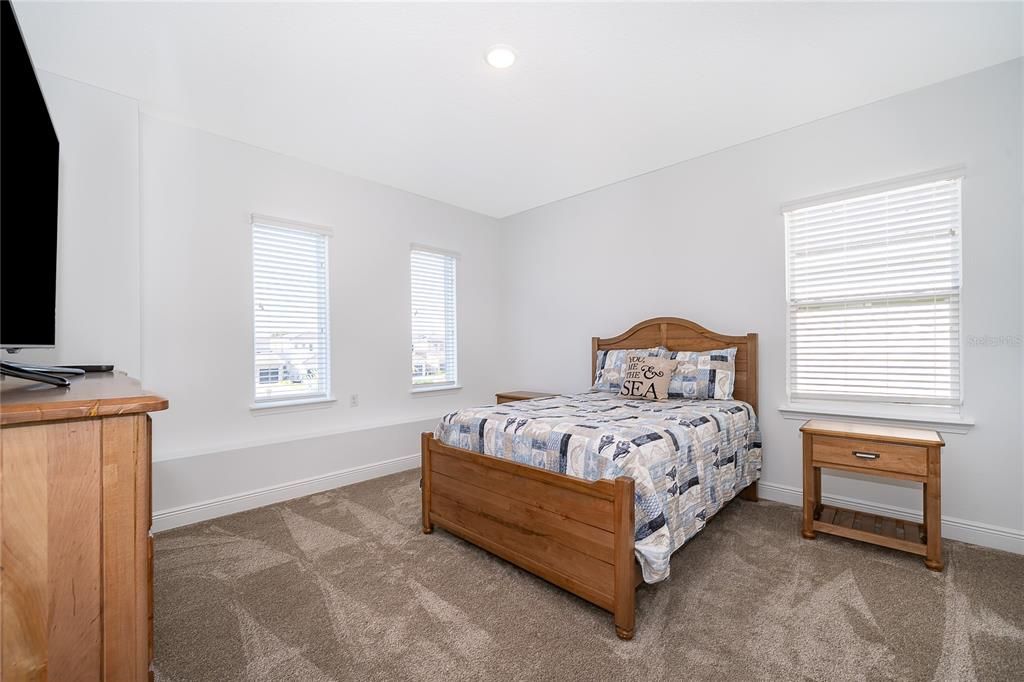 На продажу: $1,090,000 (5 спален, 3 ванн, 3083 Квадратных фут)