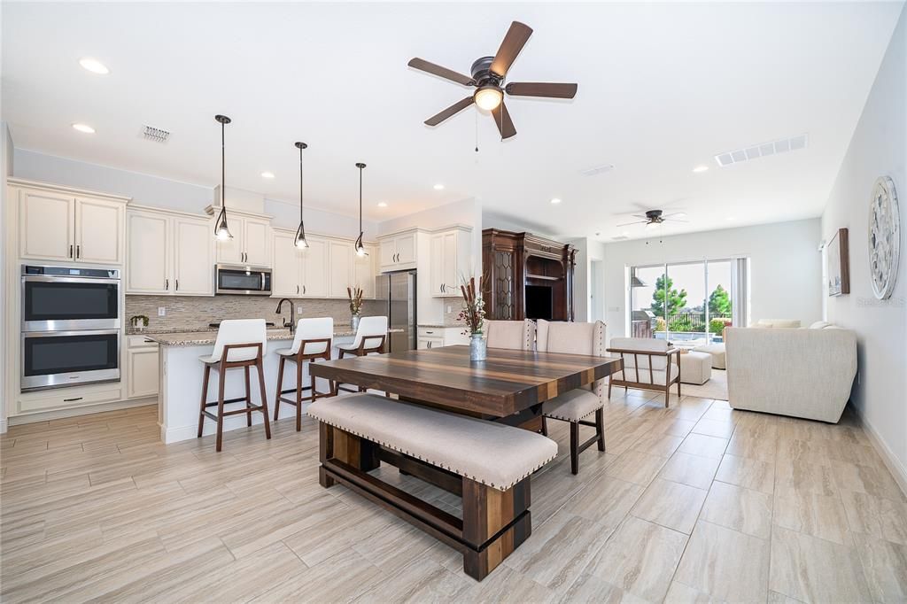 На продажу: $1,090,000 (5 спален, 3 ванн, 3083 Квадратных фут)