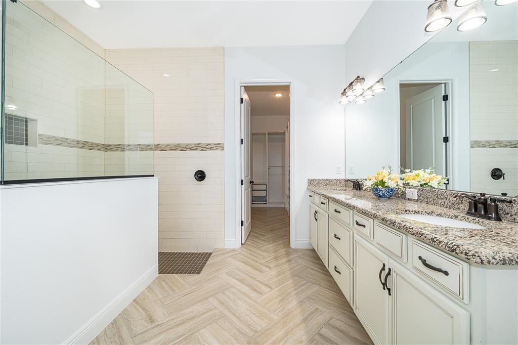 На продажу: $1,090,000 (5 спален, 3 ванн, 3083 Квадратных фут)