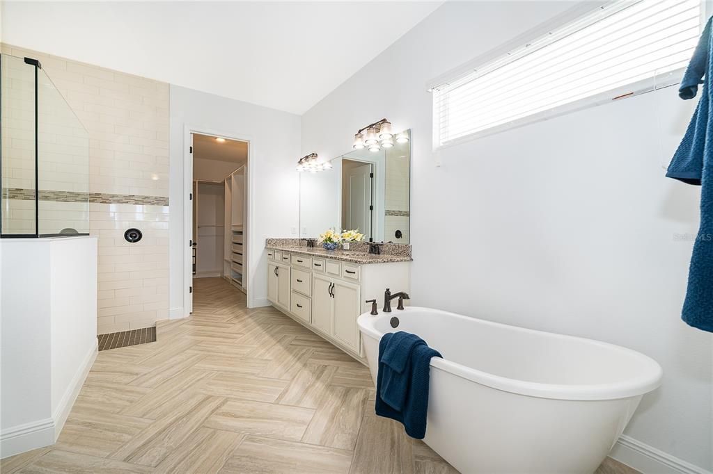 На продажу: $1,090,000 (5 спален, 3 ванн, 3083 Квадратных фут)