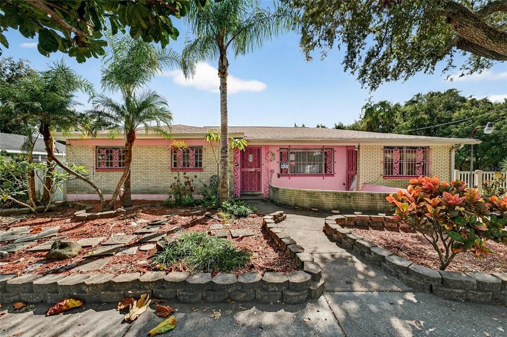 Active With Contract: $395,000 (4 beds, 3 baths, 2313 Square Feet)