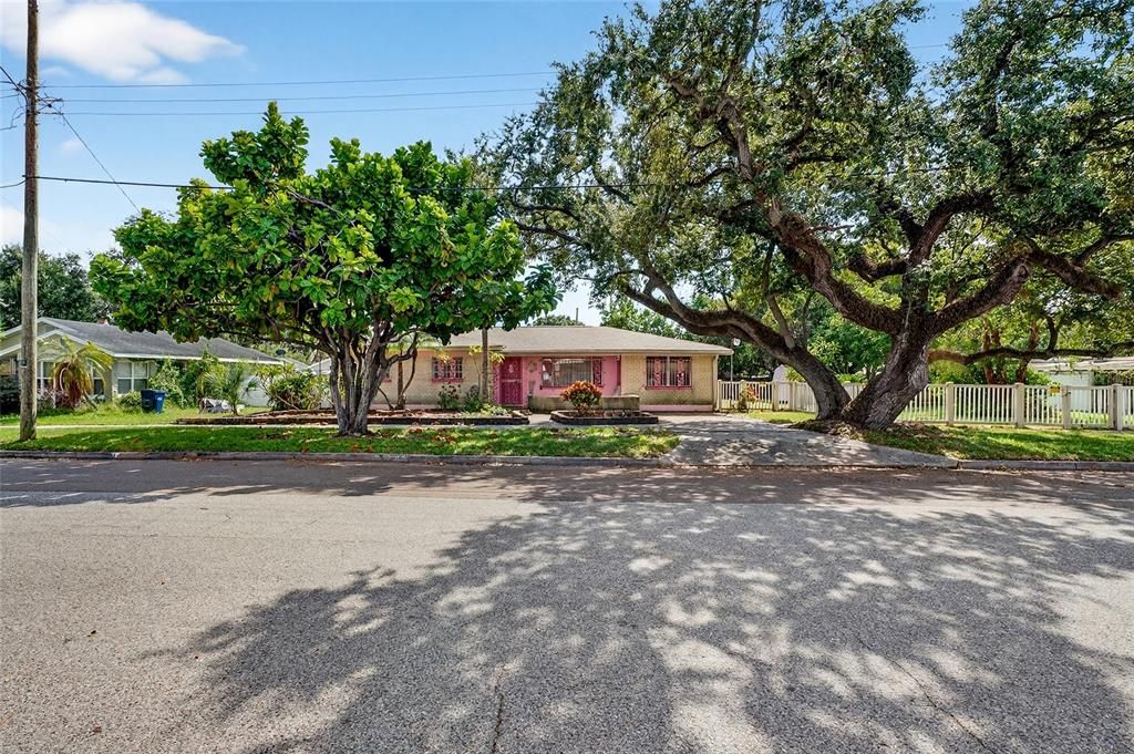 Active With Contract: $395,000 (4 beds, 3 baths, 2313 Square Feet)