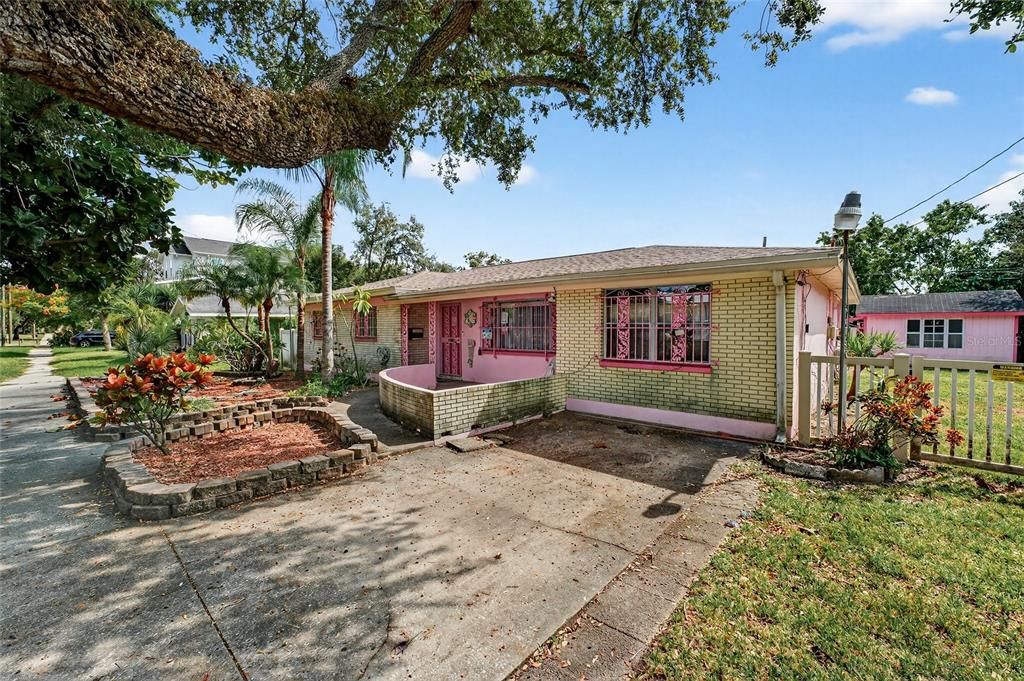 Active With Contract: $395,000 (4 beds, 3 baths, 2313 Square Feet)