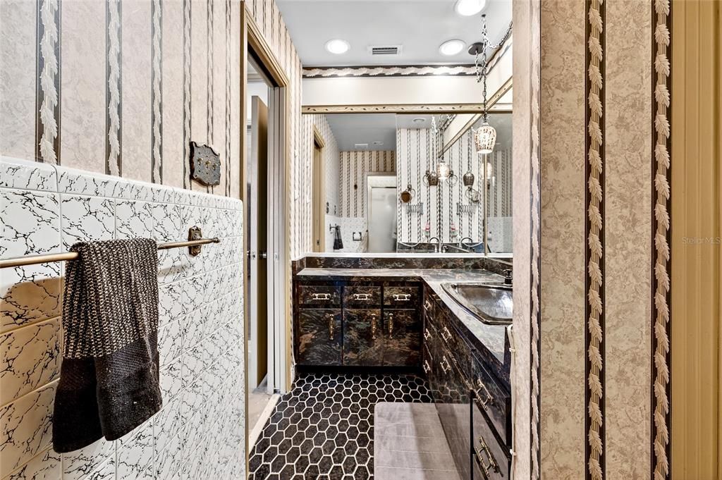 Active With Contract: $395,000 (4 beds, 3 baths, 2313 Square Feet)