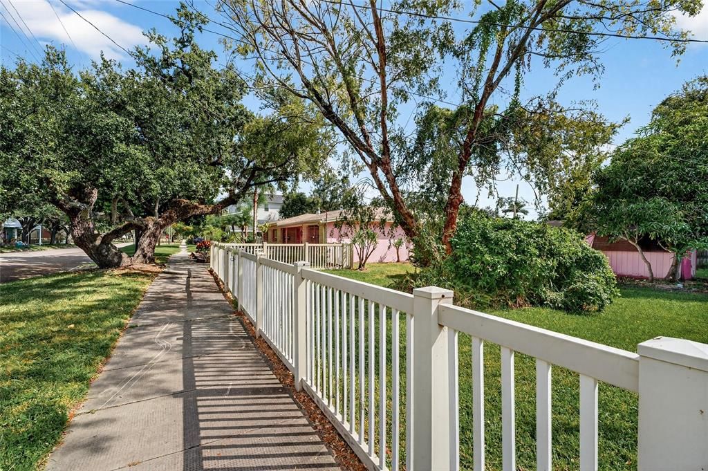 Active With Contract: $395,000 (4 beds, 3 baths, 2313 Square Feet)