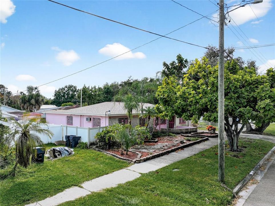 Active With Contract: $395,000 (4 beds, 3 baths, 2313 Square Feet)