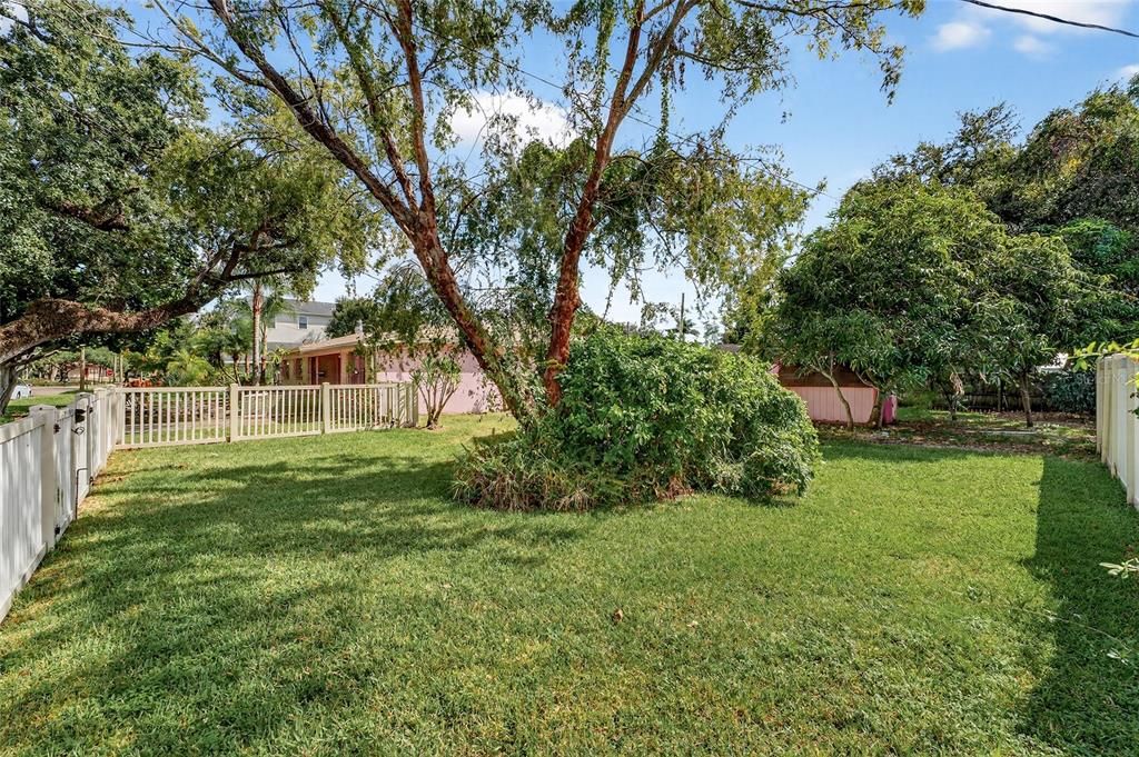 Active With Contract: $395,000 (4 beds, 3 baths, 2313 Square Feet)