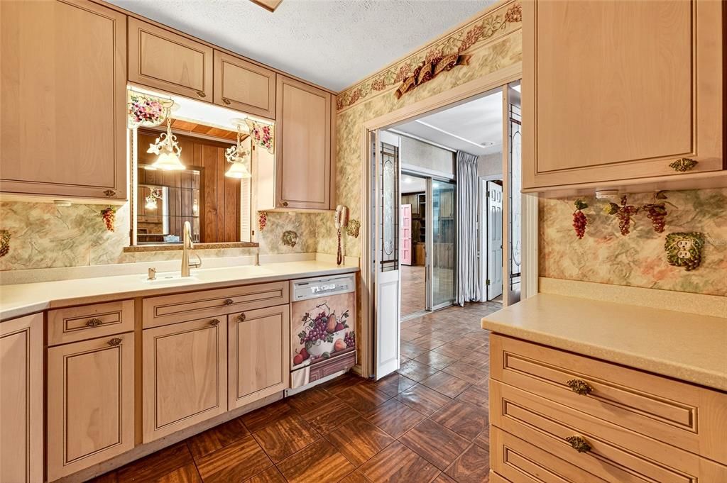 Active With Contract: $395,000 (4 beds, 3 baths, 2313 Square Feet)