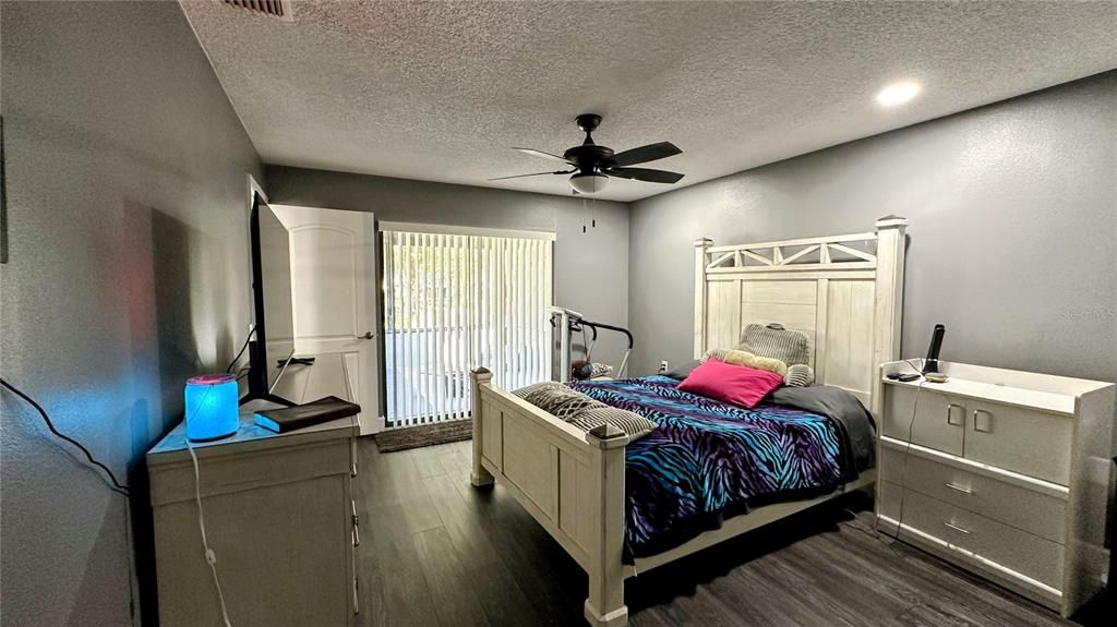 For Sale: $320,000 (3 beds, 2 baths, 1646 Square Feet)